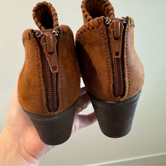 Eurosoft by Sofft Ora Cognac Heeled Booties with Whipstich Detail Size 7 - Picture 5 of 8